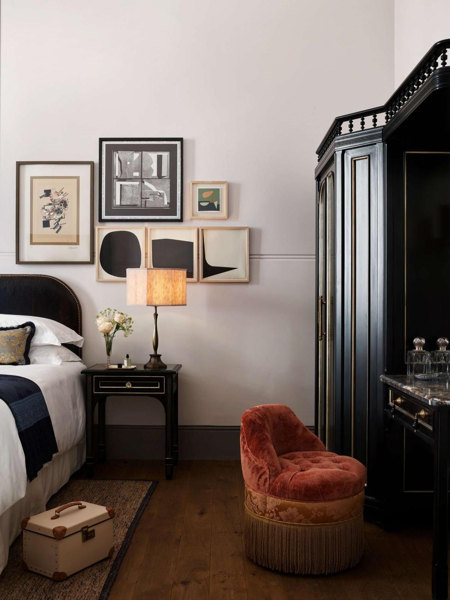 Chambre Lit King-Size Classique - Adaptée aux Personnes à Mobilité Réduite