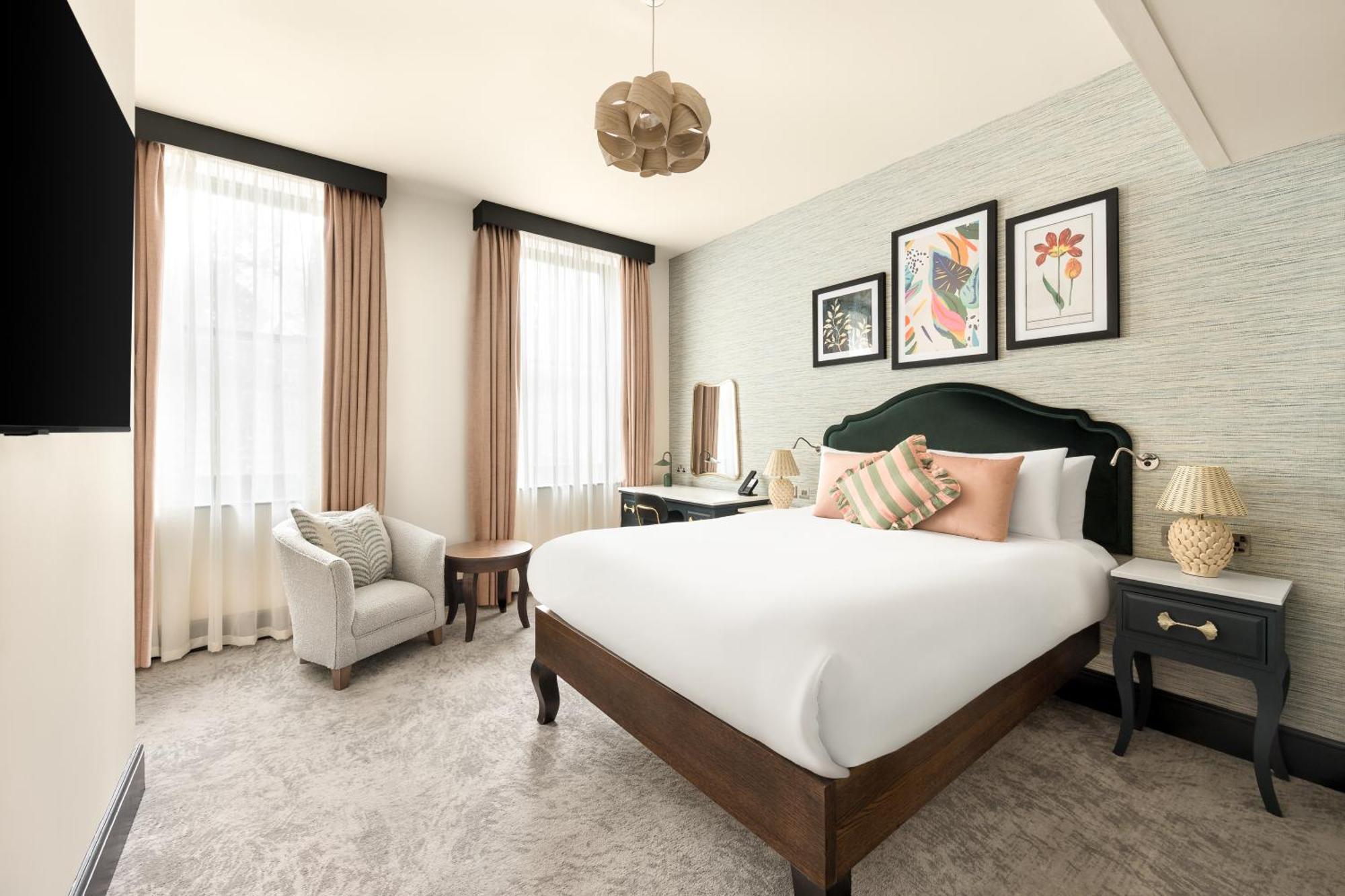 Premium Queen Room