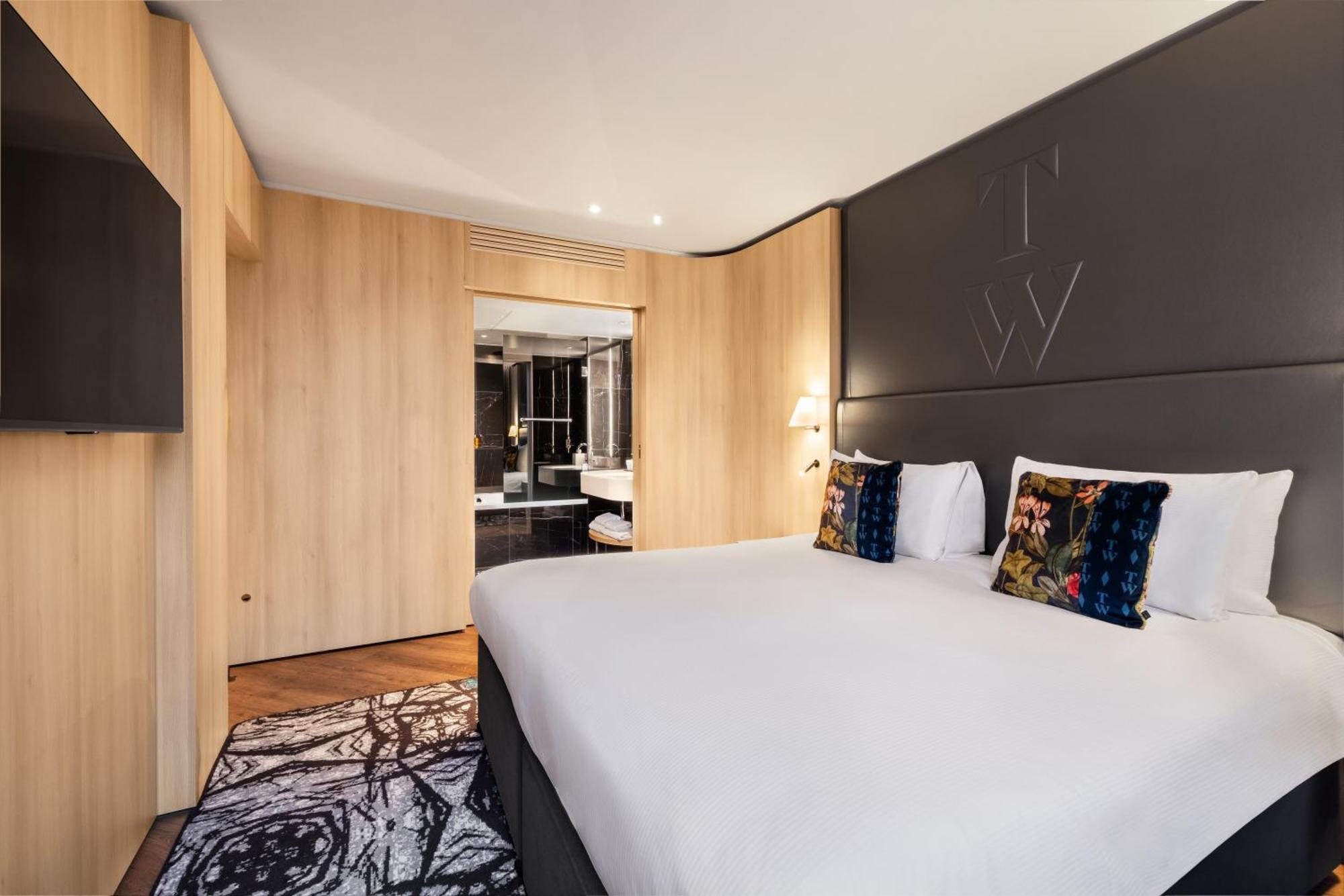 King One Bedroom Suite