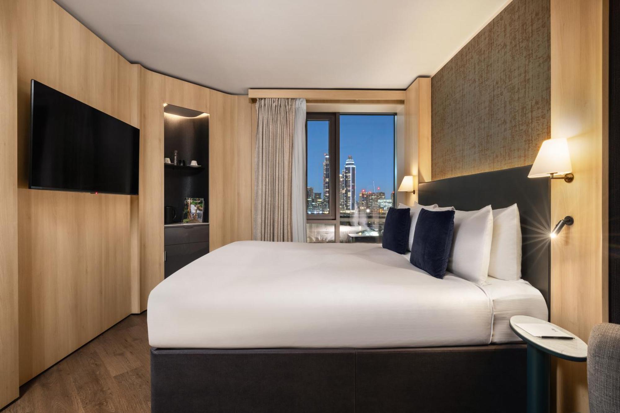 Superior Deluxe Queen Room