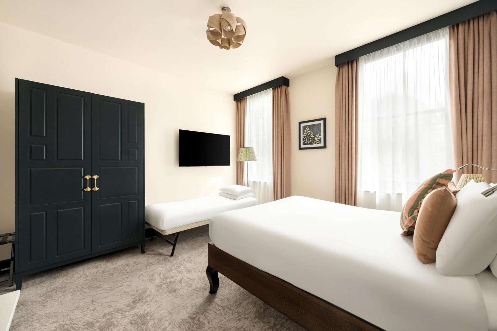 Premium Queen Room Extra Bed