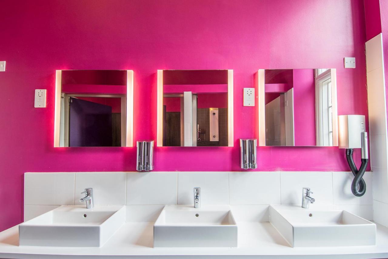 Chambre Quadruple avec Salle de Bains Commune